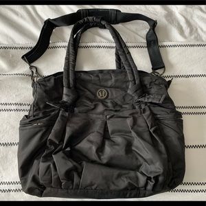 Black Lululemon Triumph Tote